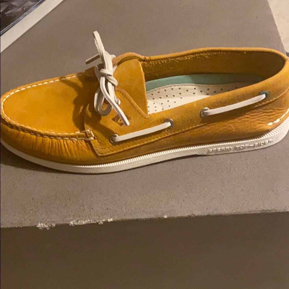 Brand never worn sperry’s